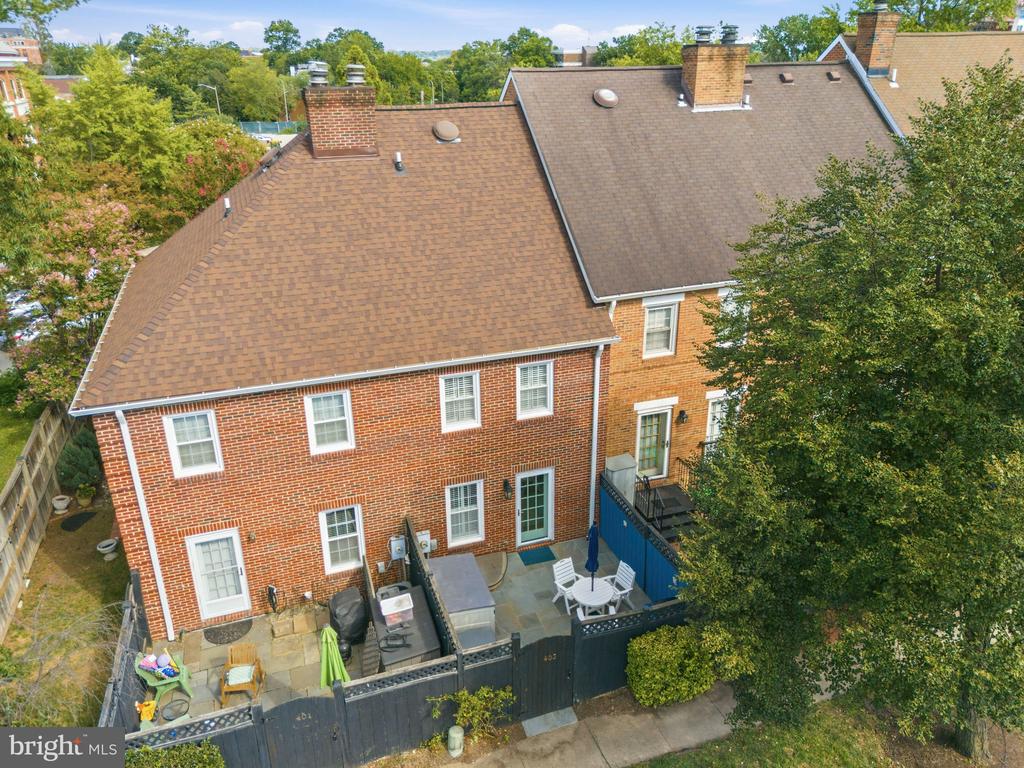 403 OLD TOWN COURT