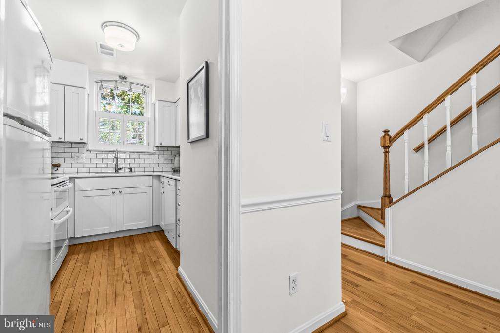403 OLD TOWN COURT