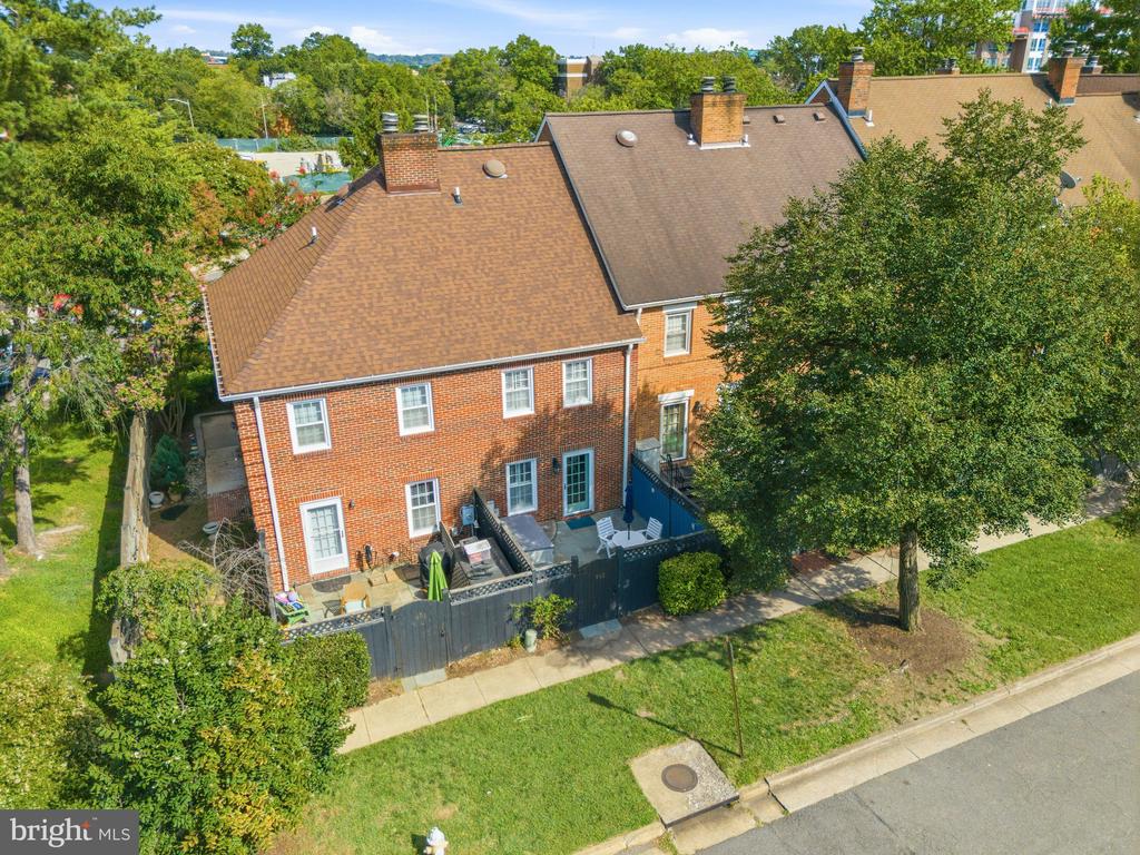 403 OLD TOWN COURT