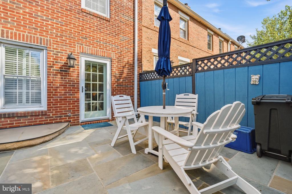 403 OLD TOWN COURT