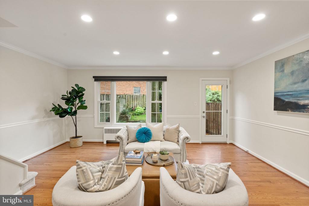 202 GENTRY AVENUE