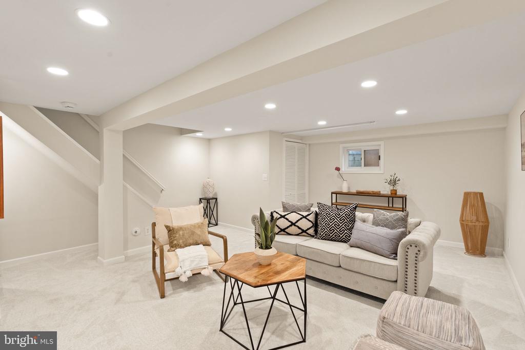 202 GENTRY AVENUE