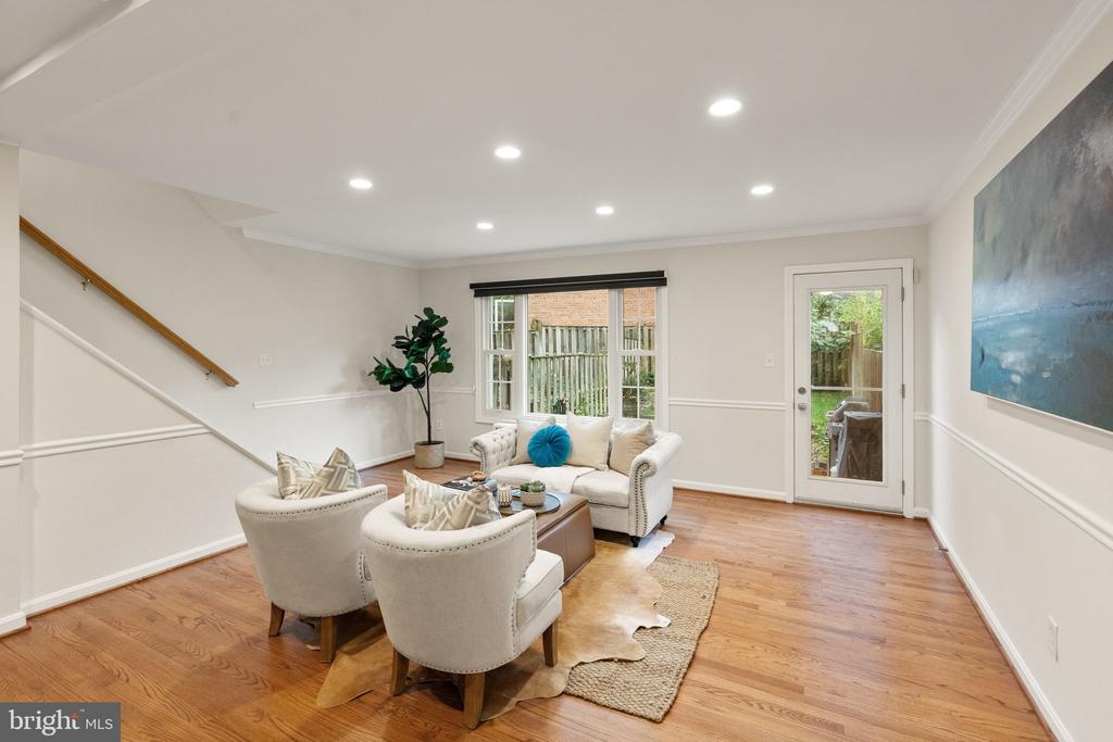 202 GENTRY AVENUE