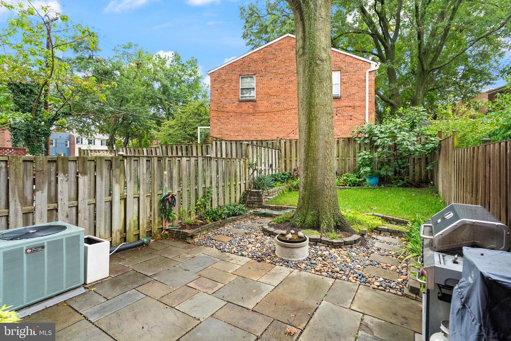 202 GENTRY AVENUE