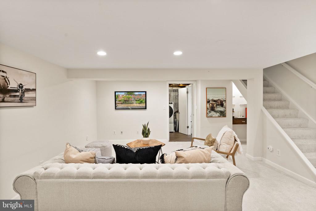 202 GENTRY AVENUE