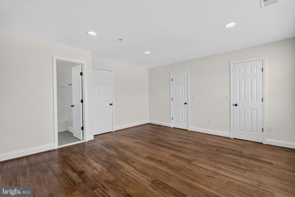 114 MEADOWS LANE