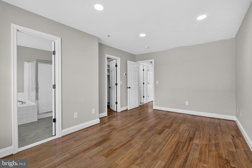 114 MEADOWS LANE