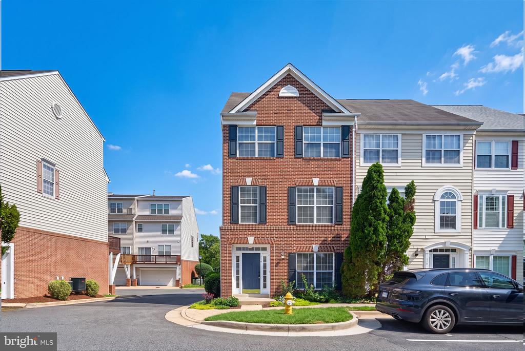 114 MEADOWS LANE
