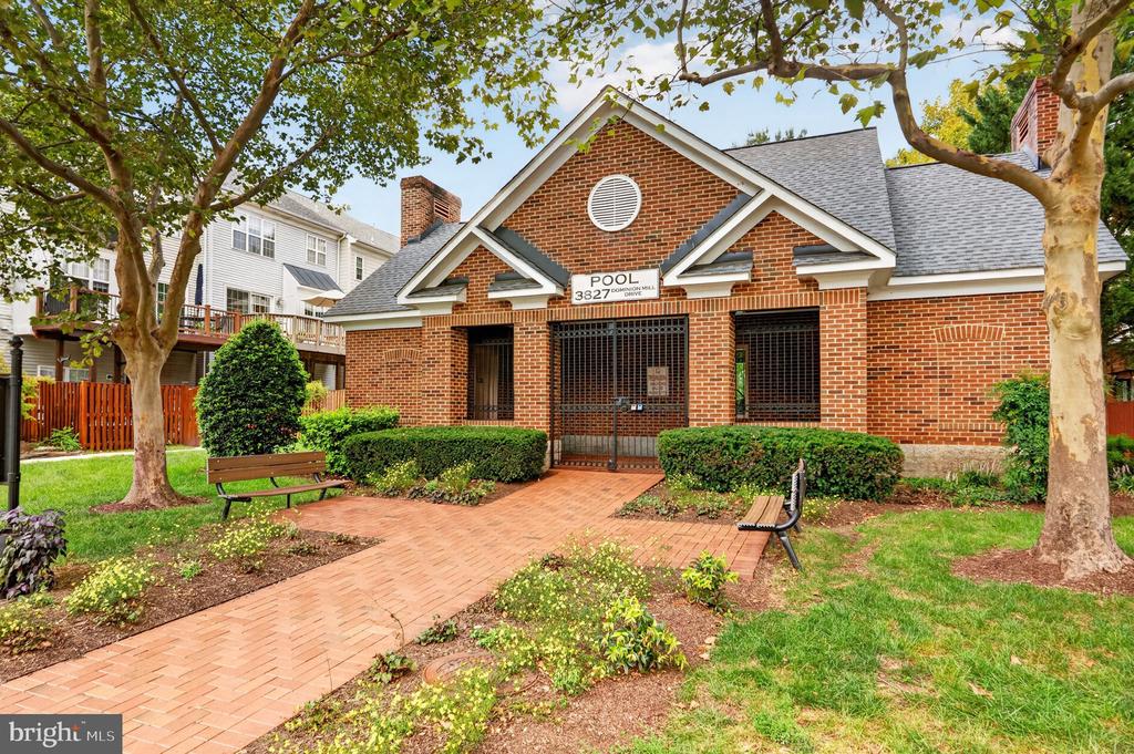 114 MEADOWS LANE