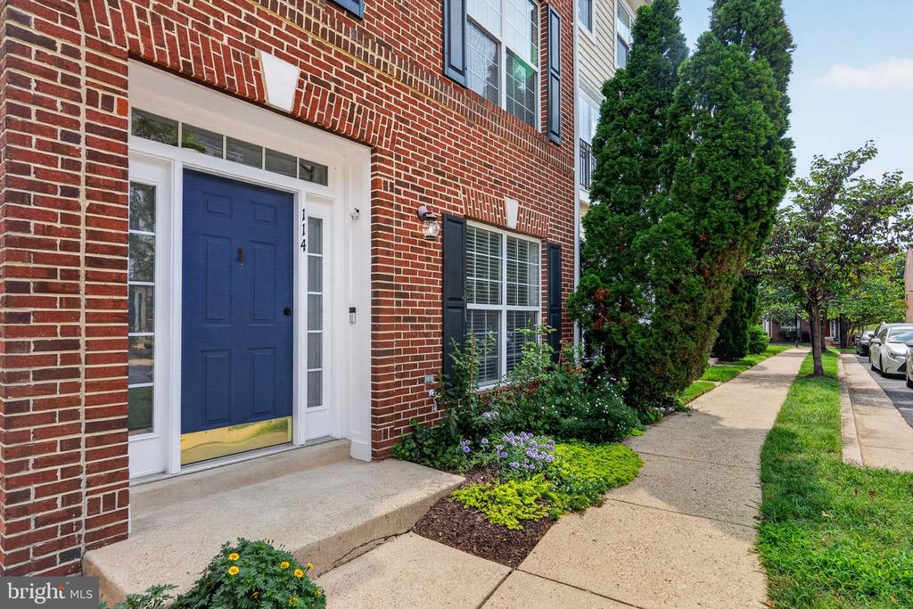 114 MEADOWS LANE
