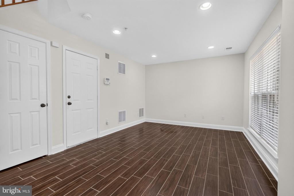 114 MEADOWS LANE