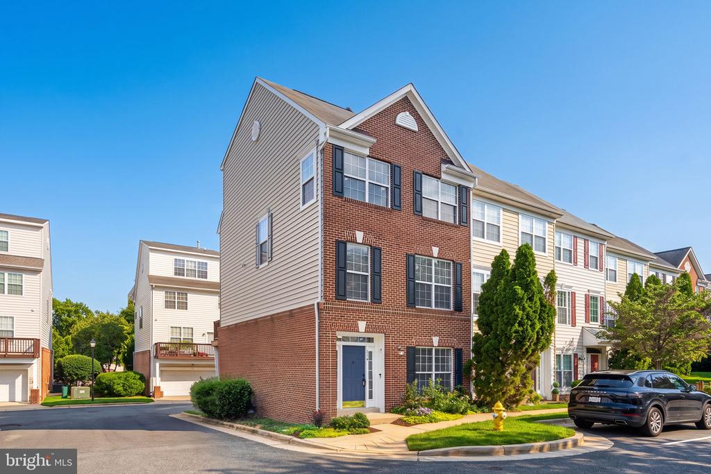 114 MEADOWS LANE