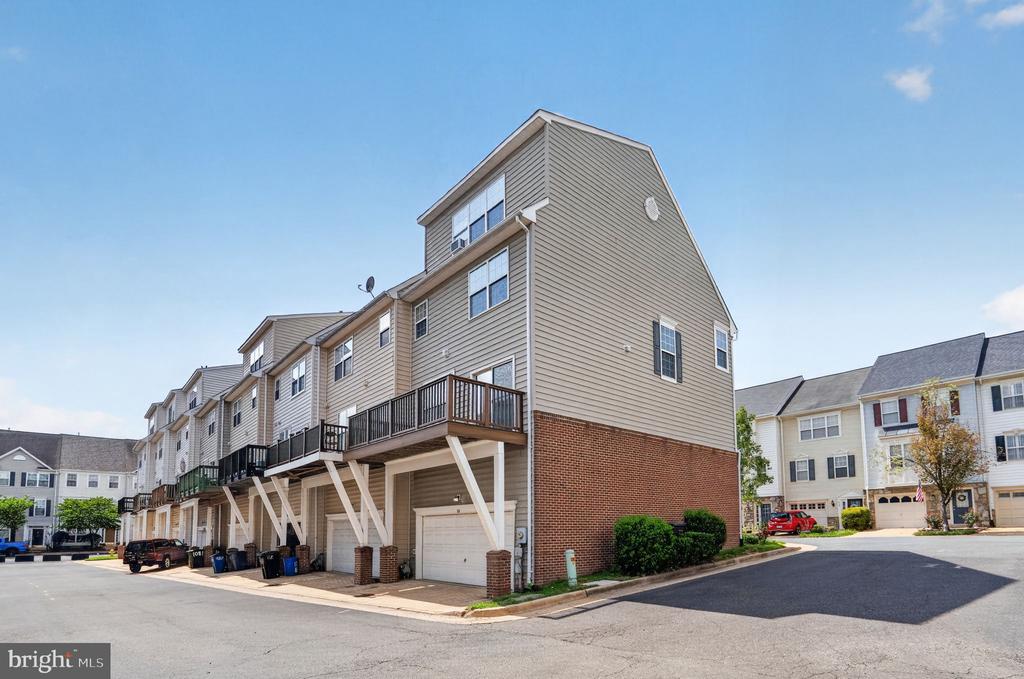 114 MEADOWS LANE