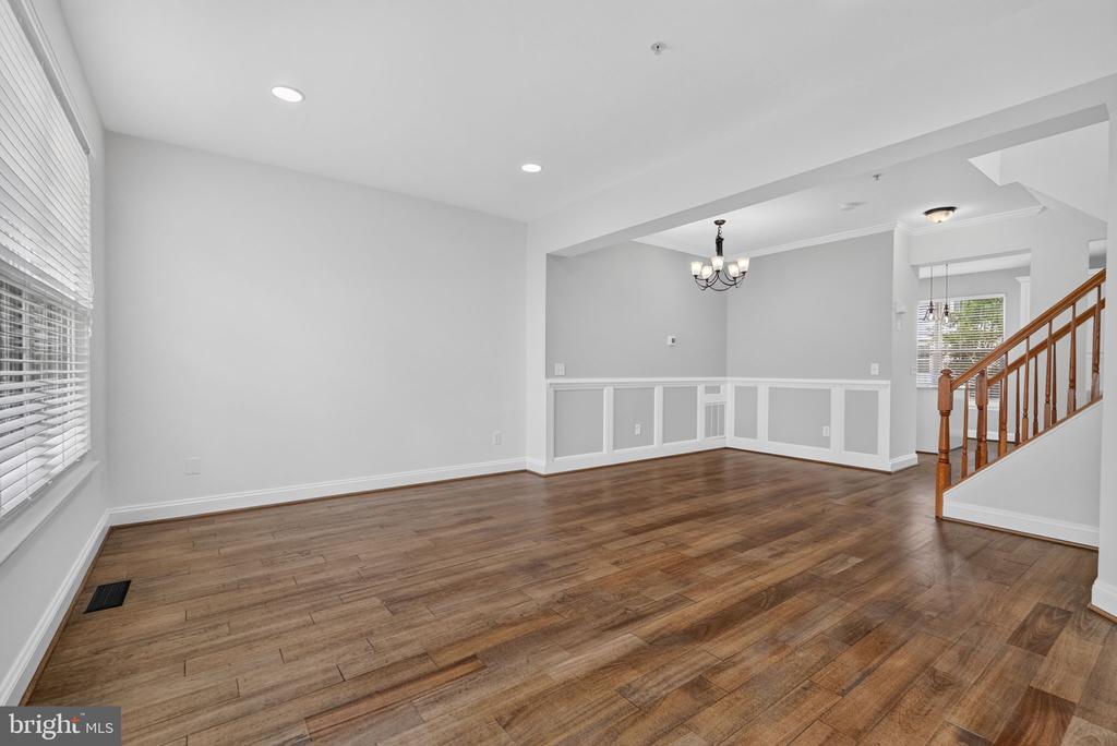 114 MEADOWS LANE