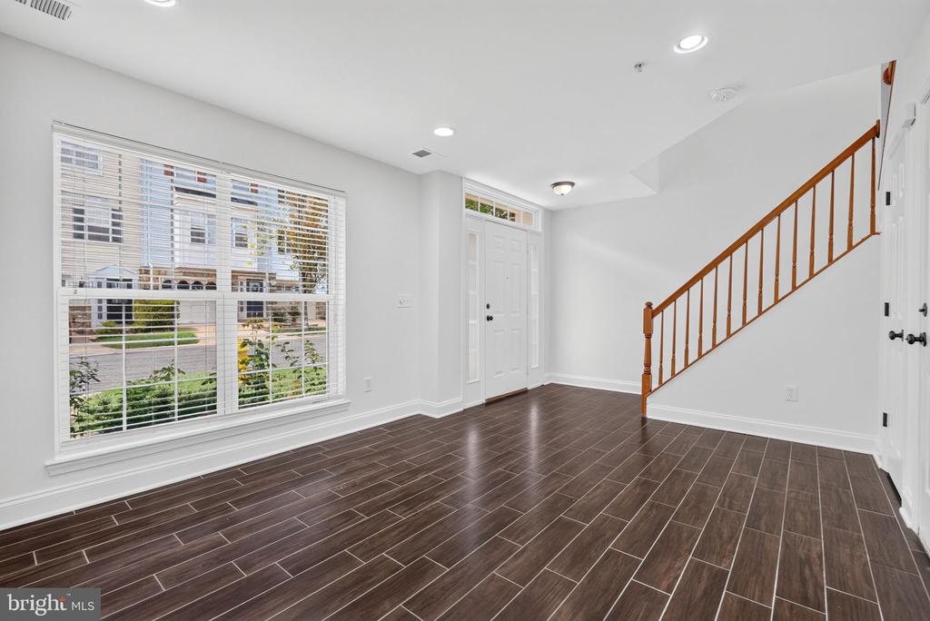 114 MEADOWS LANE