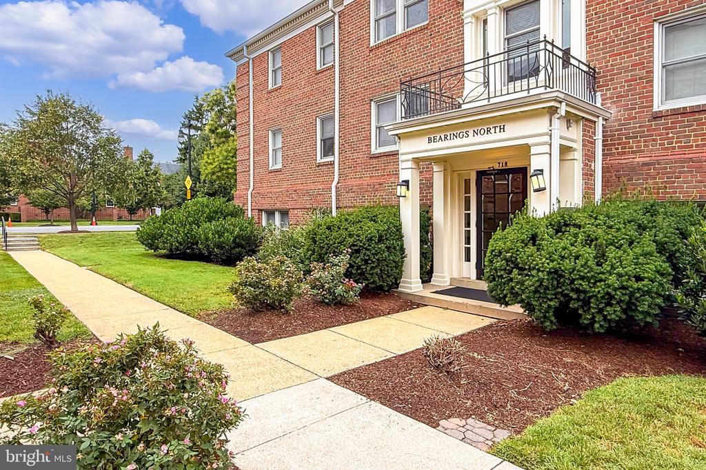 718 S WASHINGTON STREET Unit: 304