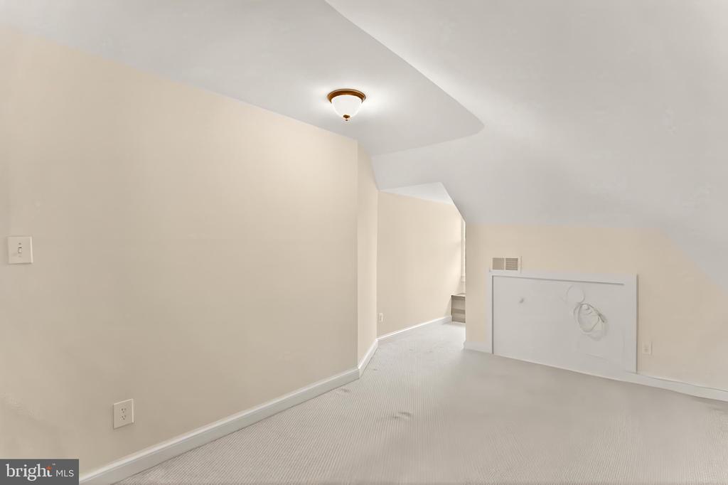 718 S WASHINGTON STREET Unit: 304