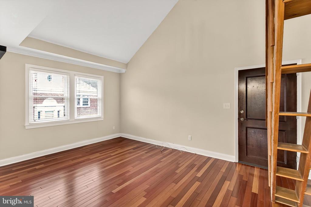 718 S WASHINGTON STREET Unit: 304