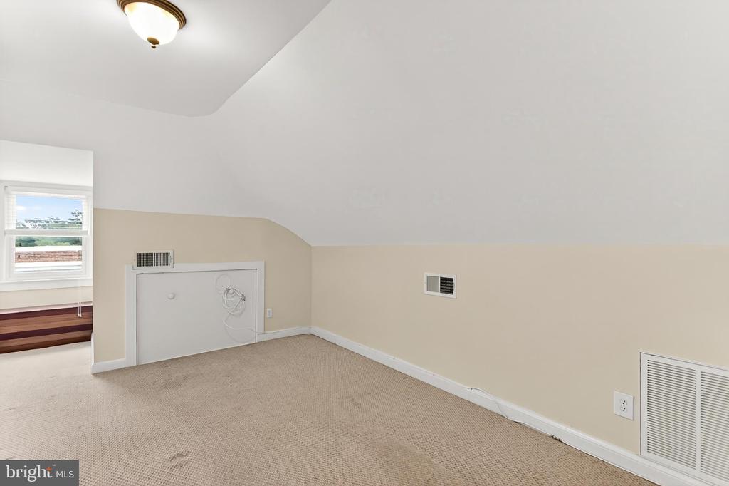 718 S WASHINGTON STREET Unit: 304