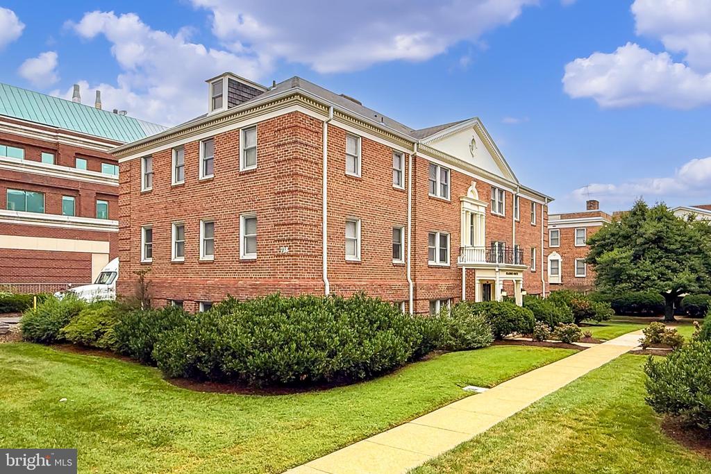 718 S WASHINGTON STREET Unit: 304