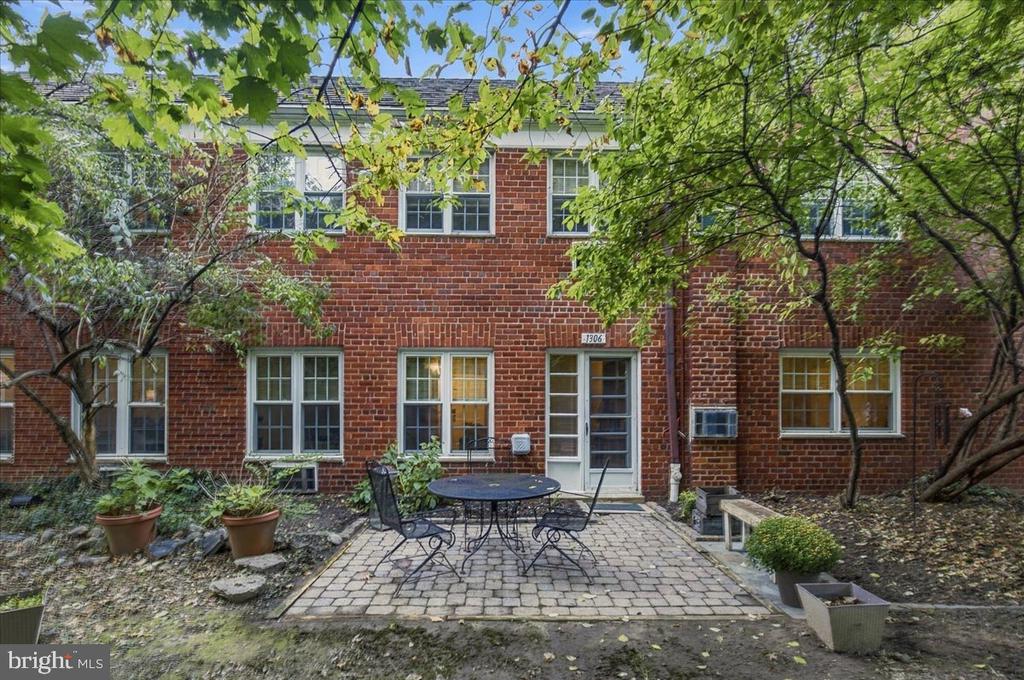 1306 MARTHA CUSTIS DRIVE