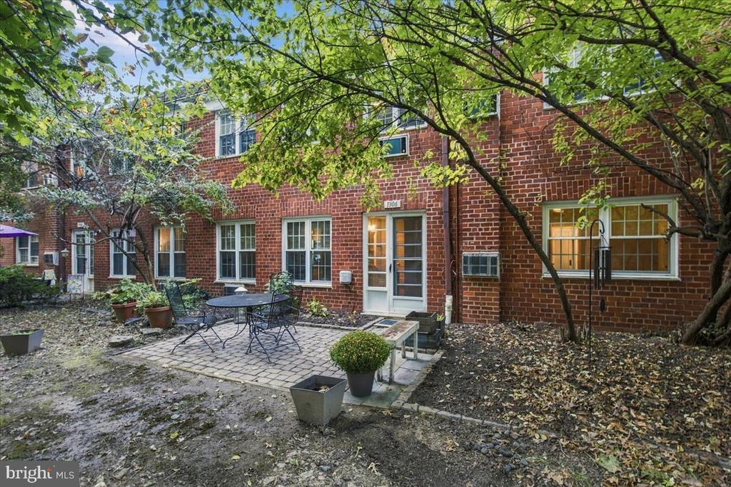 1306 MARTHA CUSTIS DRIVE