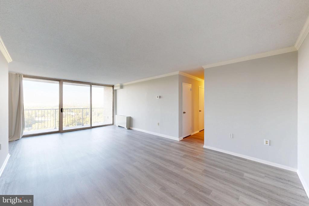 2500 N VAN DORN STREET Unit: 1101