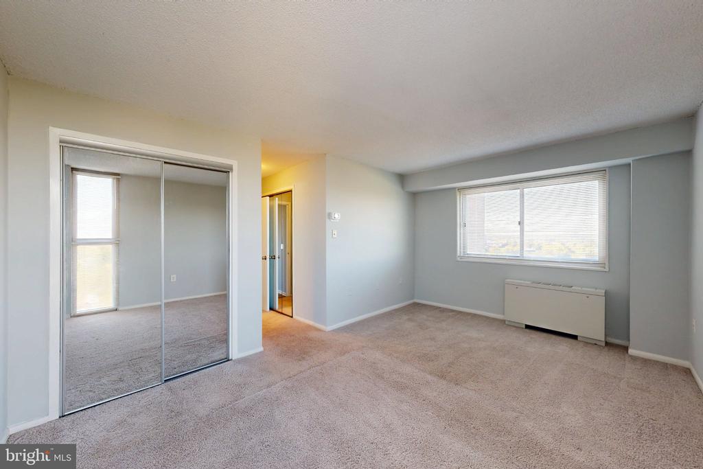 2500 N VAN DORN STREET Unit: 1101