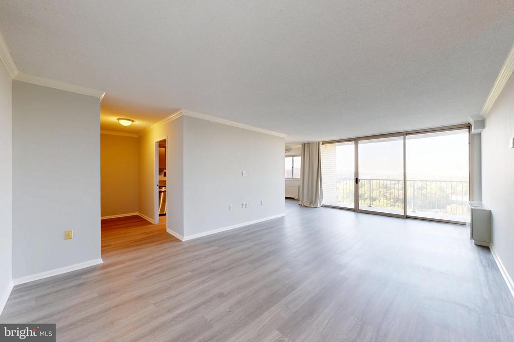2500 N VAN DORN STREET Unit: 1101