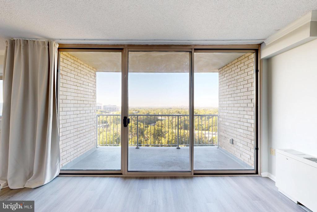2500 N VAN DORN STREET Unit: 1101