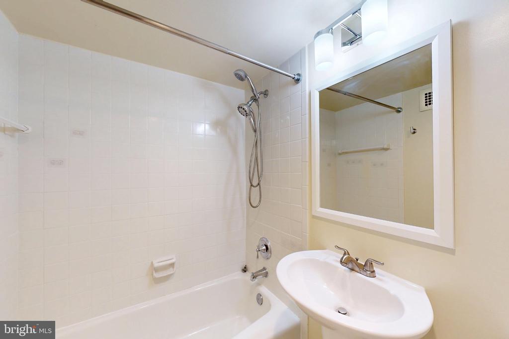 2500 N VAN DORN STREET Unit: 1101