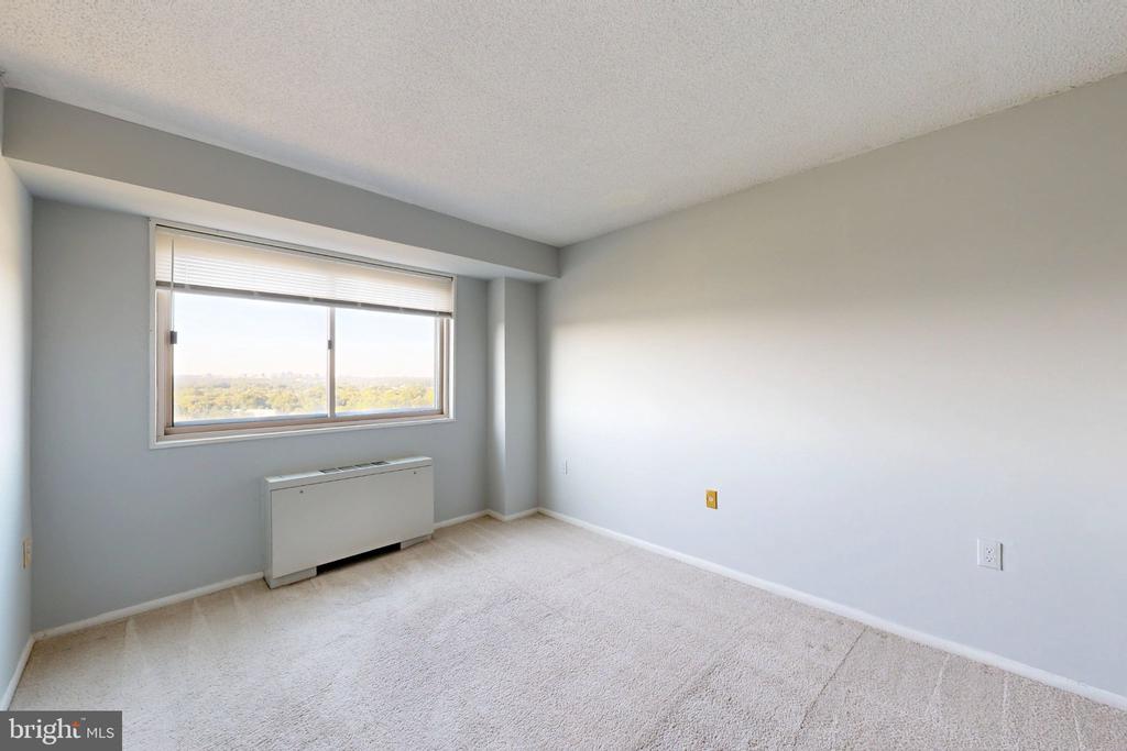 2500 N VAN DORN STREET Unit: 1101