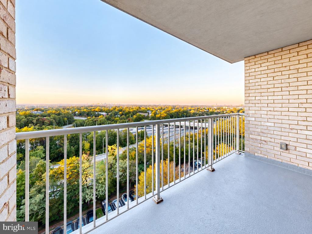 2500 N VAN DORN STREET Unit: 1101