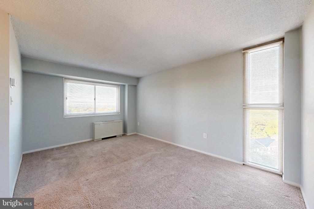 2500 N VAN DORN STREET Unit: 1101