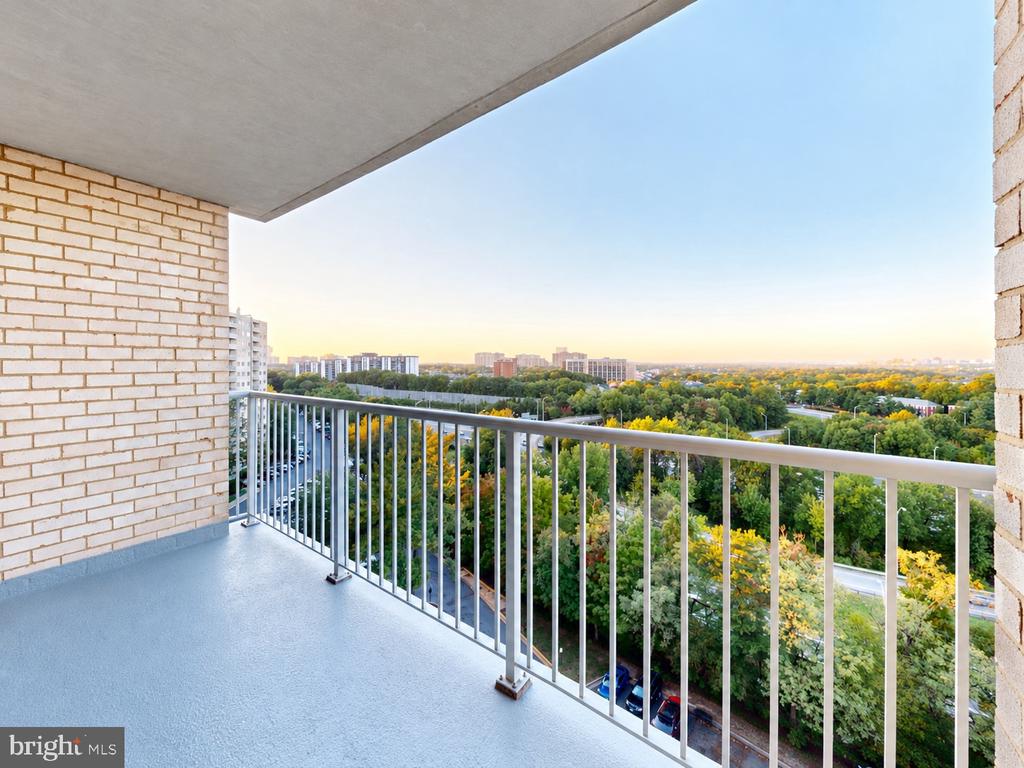 2500 N VAN DORN STREET Unit: 1101