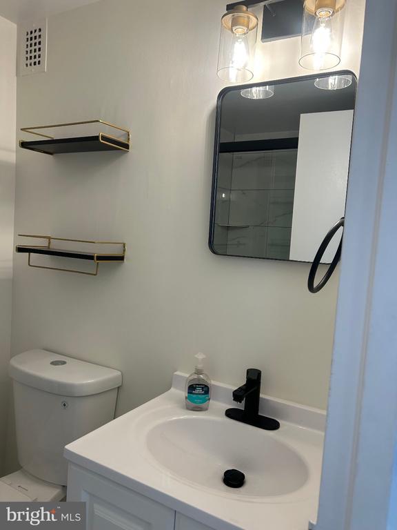 5340 HOLMES RUN PARKWAY Unit: 516