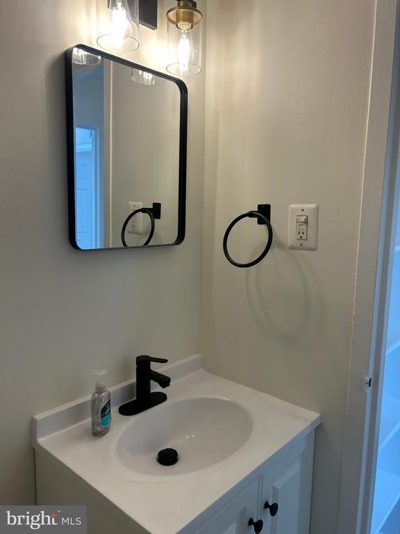 5340 HOLMES RUN PARKWAY Unit: 516