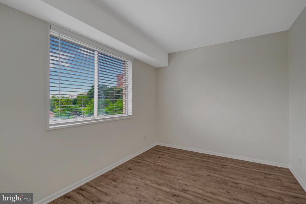 5340 HOLMES RUN PARKWAY Unit: 516