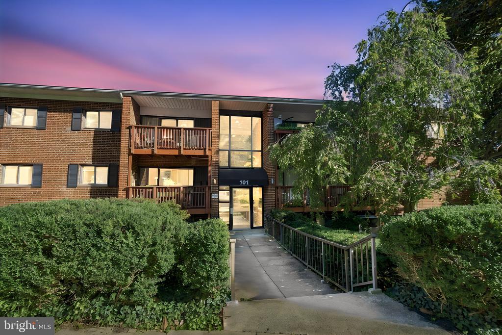 101 SKYHILL ROAD Unit: 303