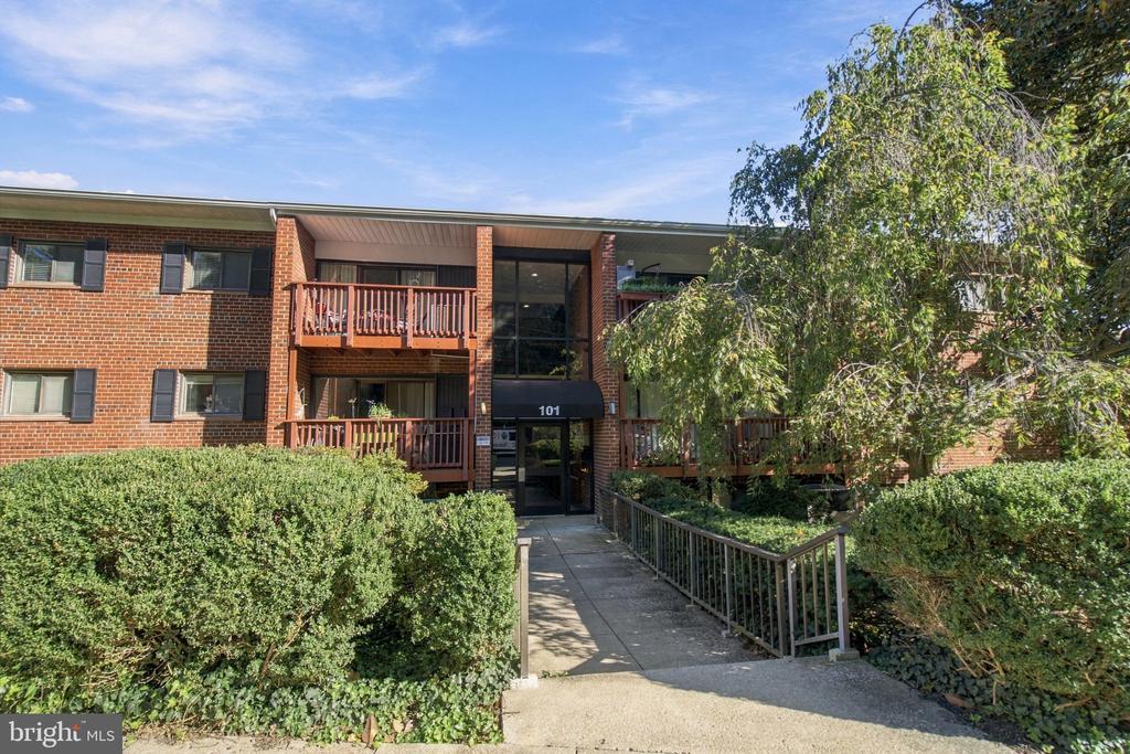 101 SKYHILL ROAD Unit: 303