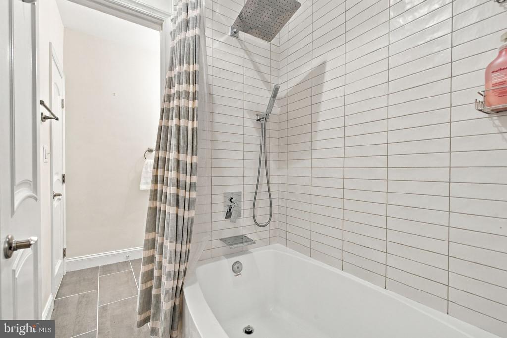 101 SKYHILL ROAD Unit: 303