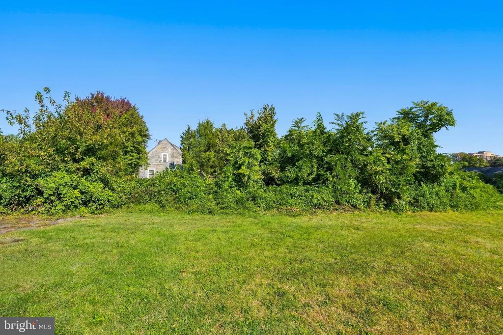 5241 SEMINARY ROAD