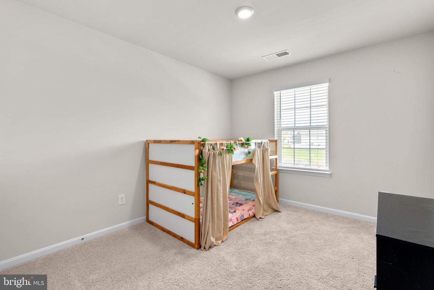 25 E FAIRFAX STREET