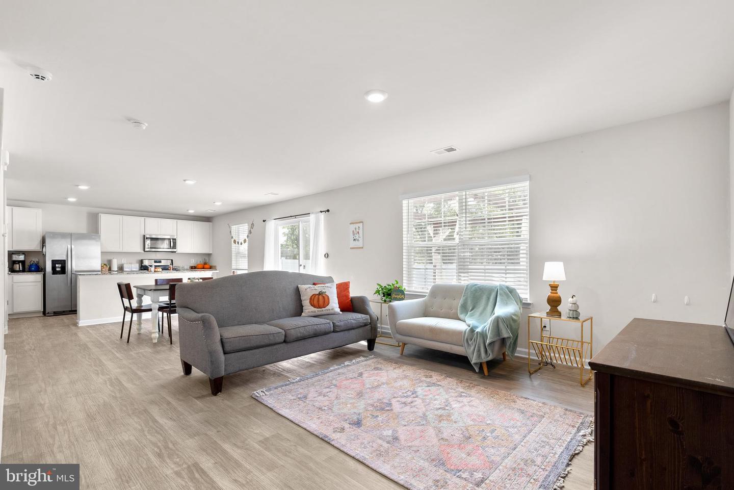 25 E FAIRFAX STREET