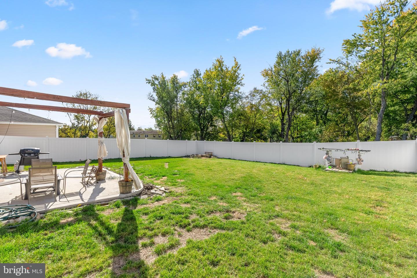 25 E FAIRFAX STREET