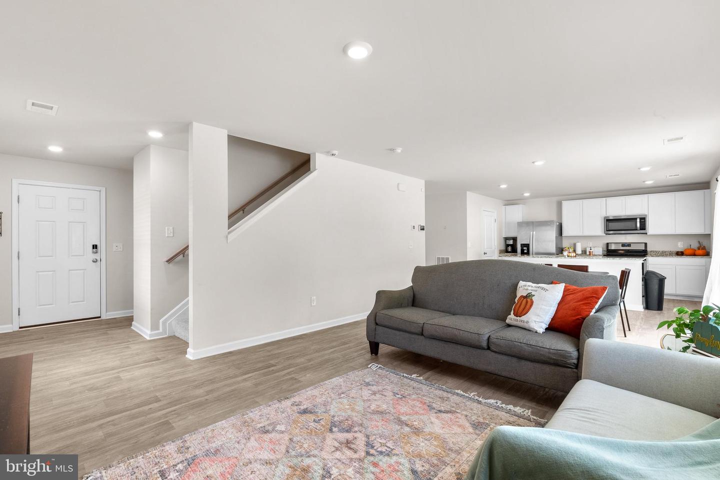25 E FAIRFAX STREET