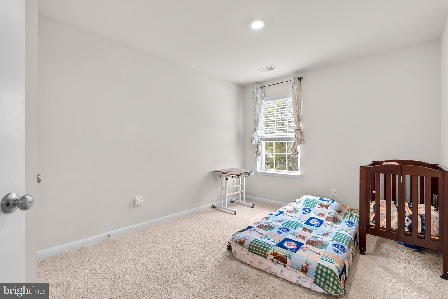 25 E FAIRFAX STREET