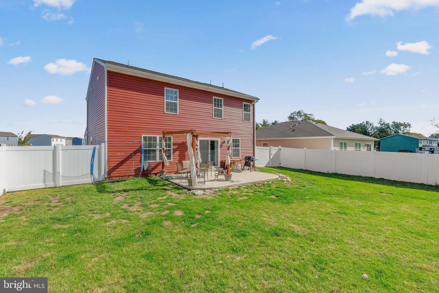 25 E FAIRFAX STREET