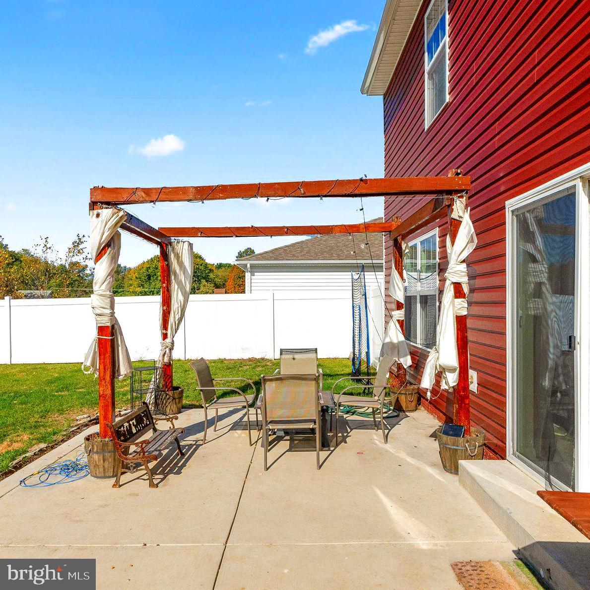 25 E FAIRFAX STREET