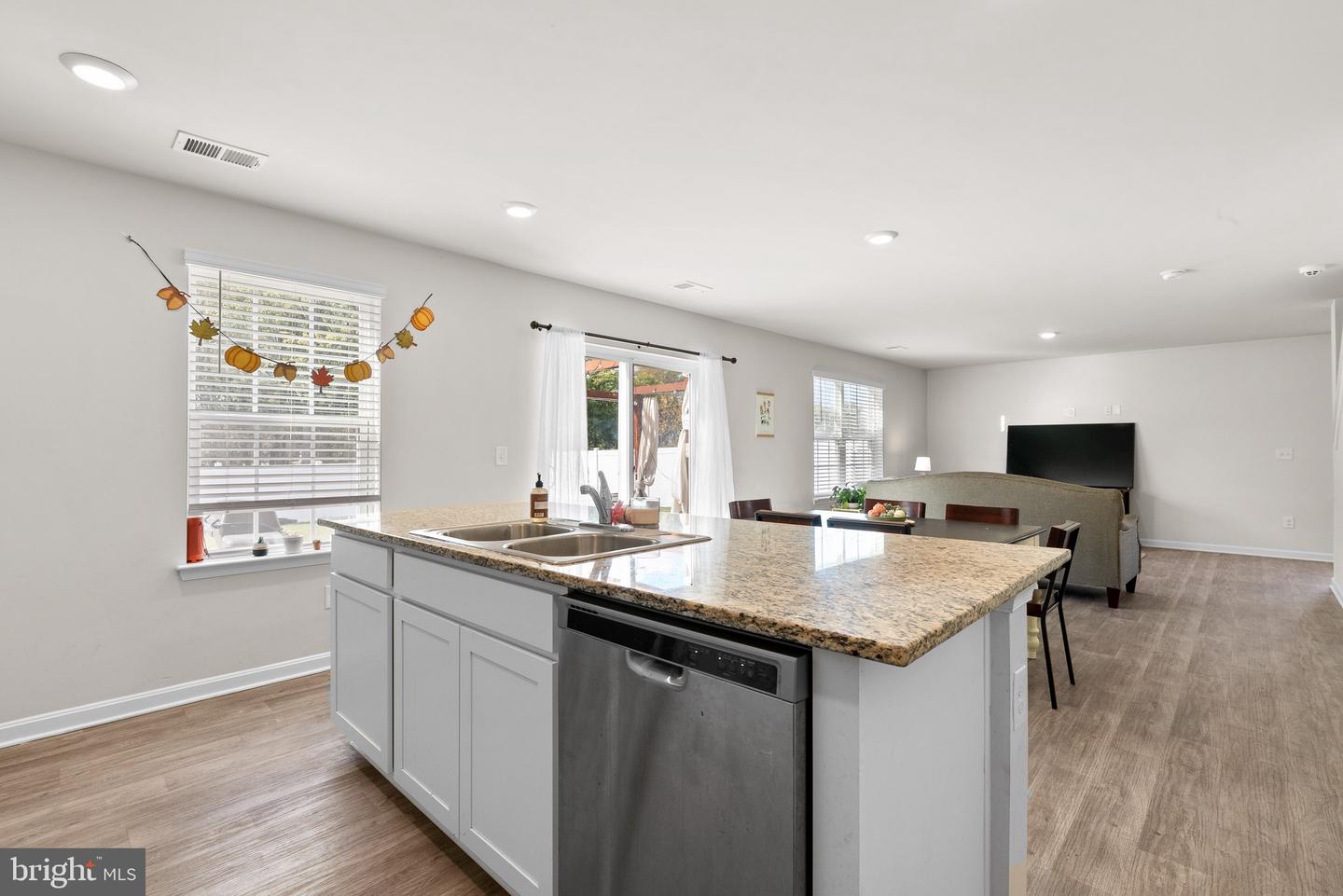 25 E FAIRFAX STREET